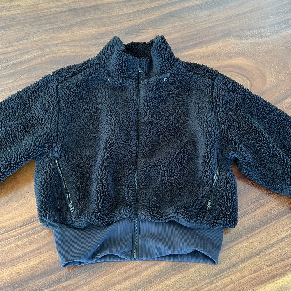 ALO YOGA foxy Sherpa jacket
